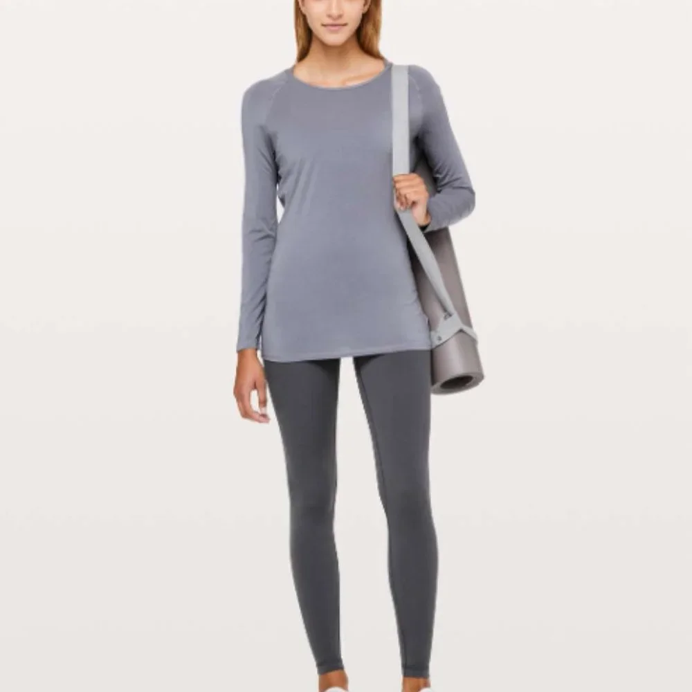 ❄️3/$30 LULULEMON Deep Stretch Long Sleeve Open-Back Ruched Top - Grey - Picture 6 of 7